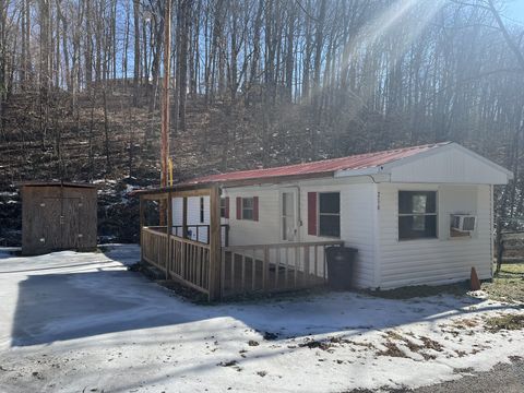 216 Brookhollow Dr Ashland City TN 37015