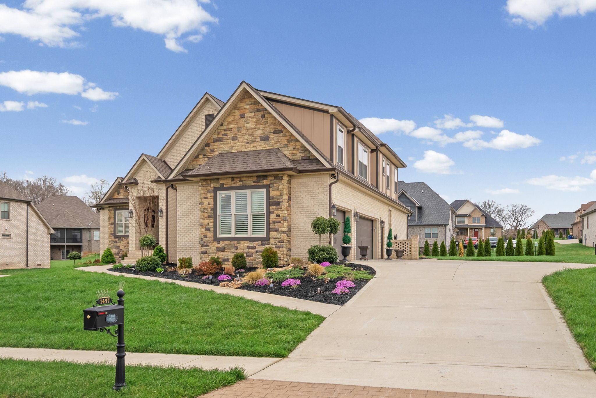 1457 Collins View Way