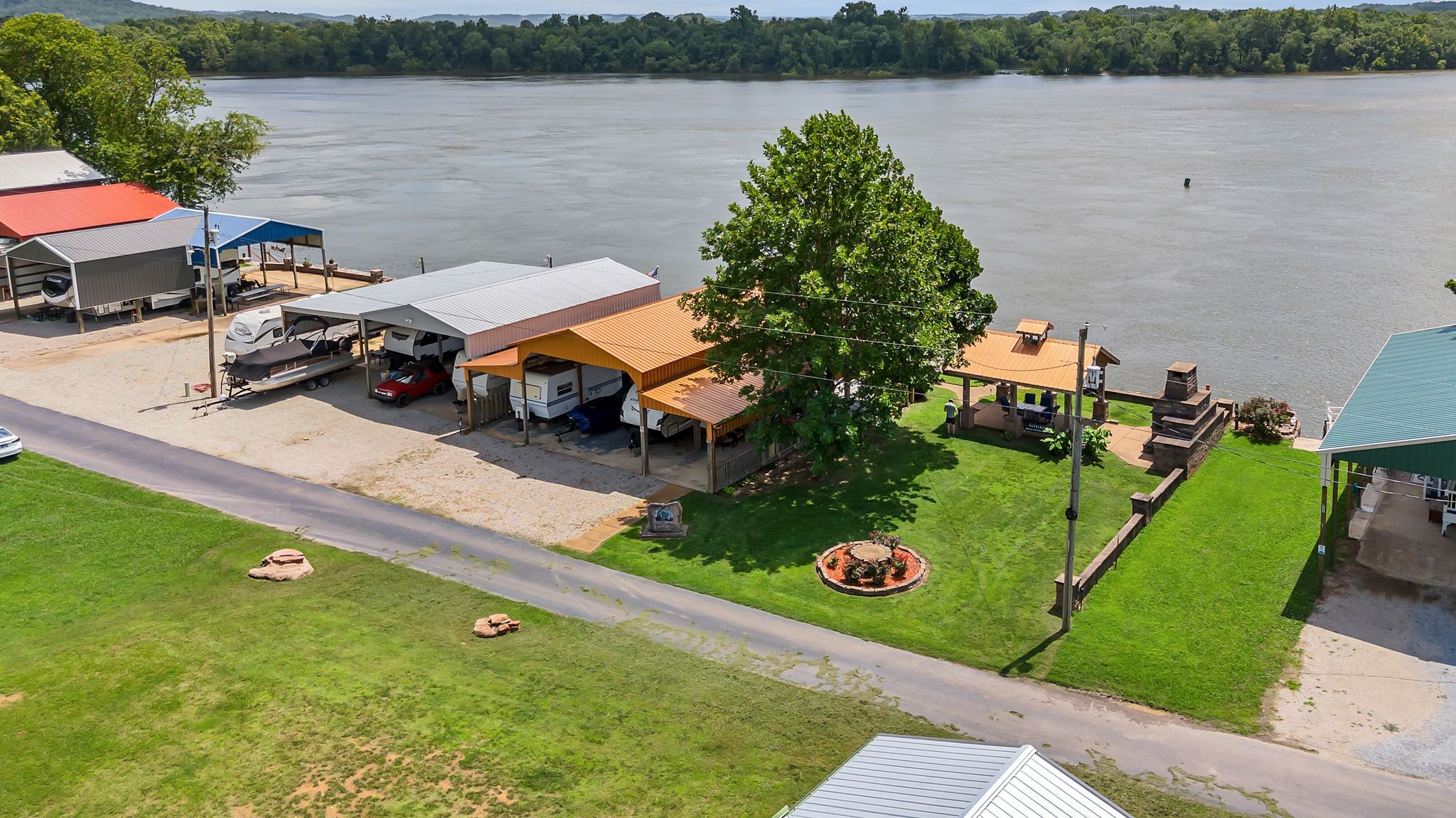 625 River Rd