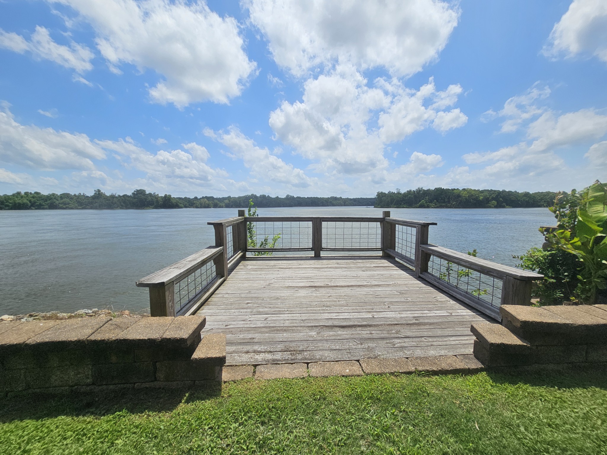 625 River Rd