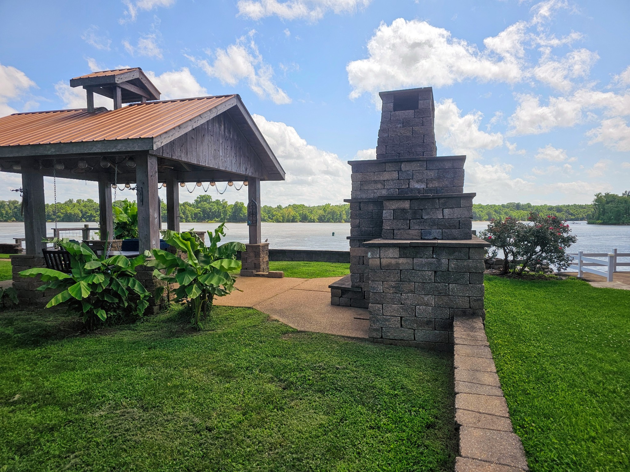 625 River Rd