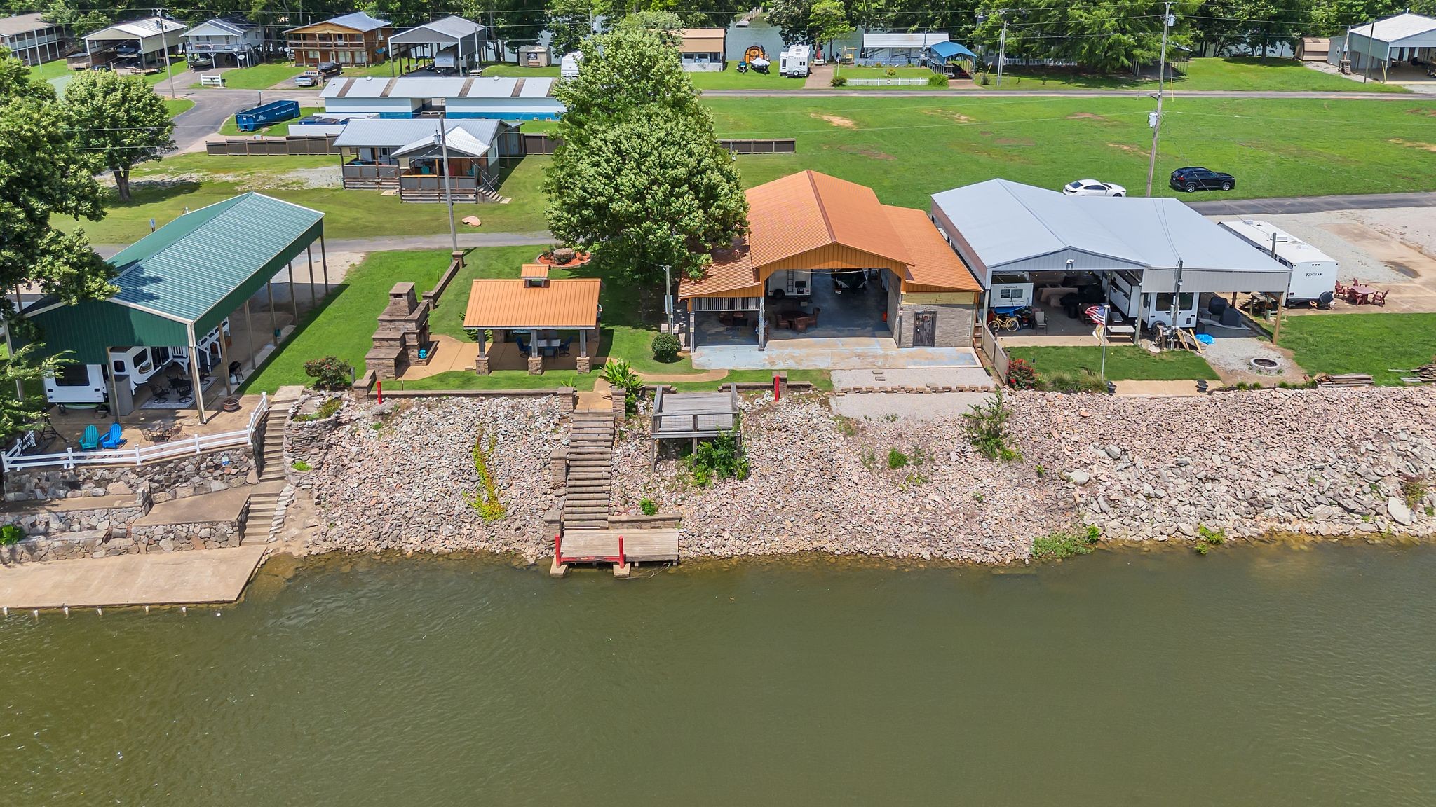 625 River Rd