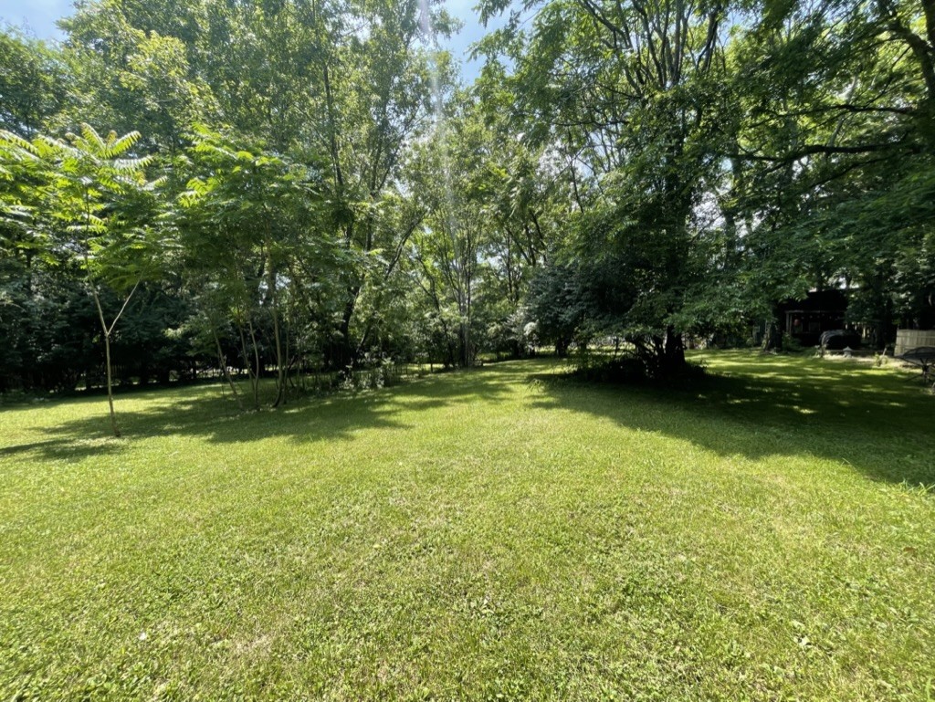 1521 Riverside Dr