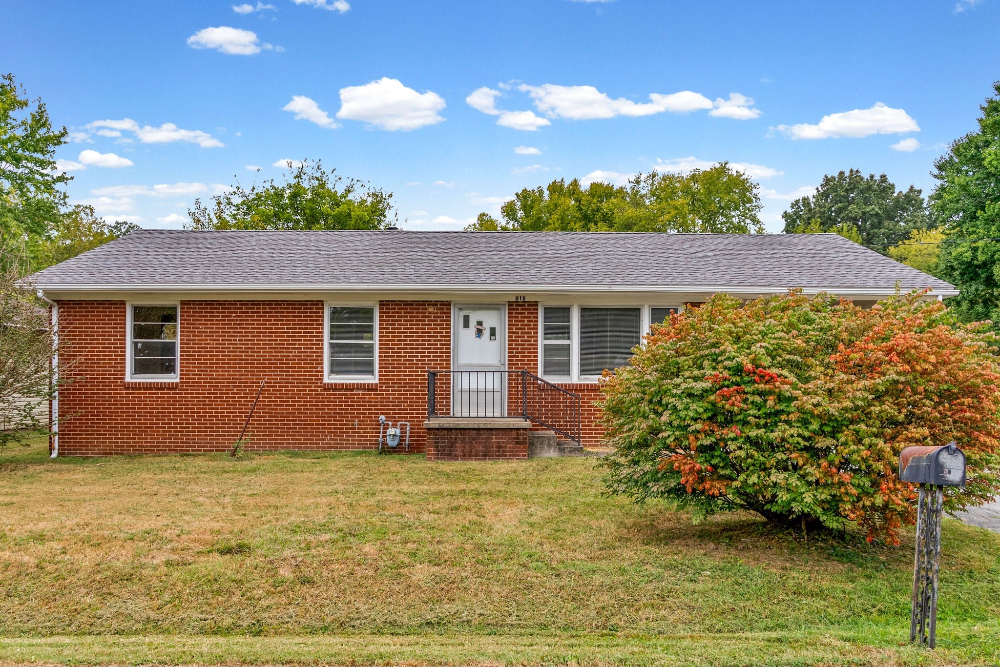 616 Vass Ln