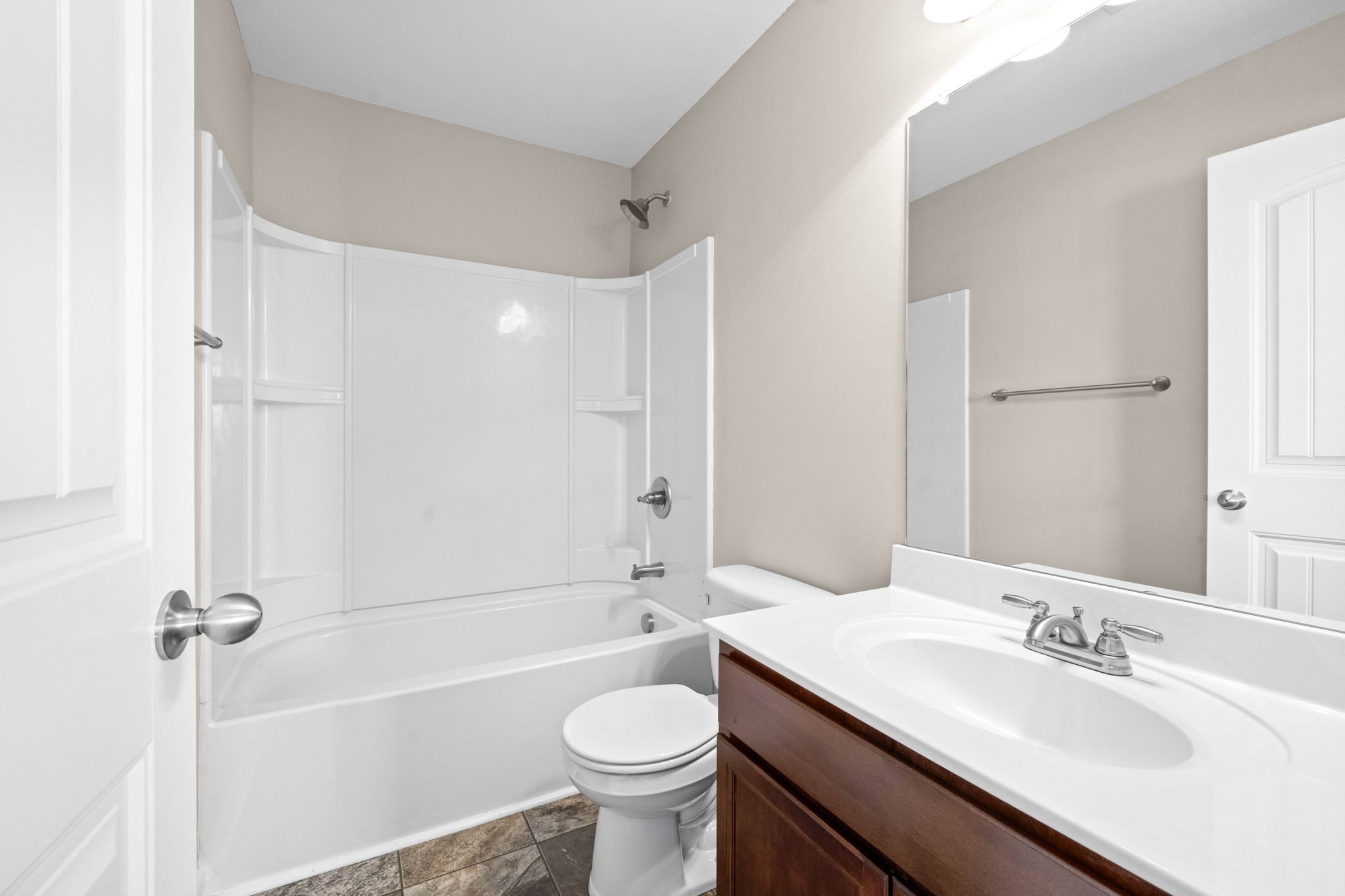 Clarksville, Tennessee 37040, United States, 2 Bedrooms Bedrooms, ,3 BathroomsBathrooms,Residential,Active,109086