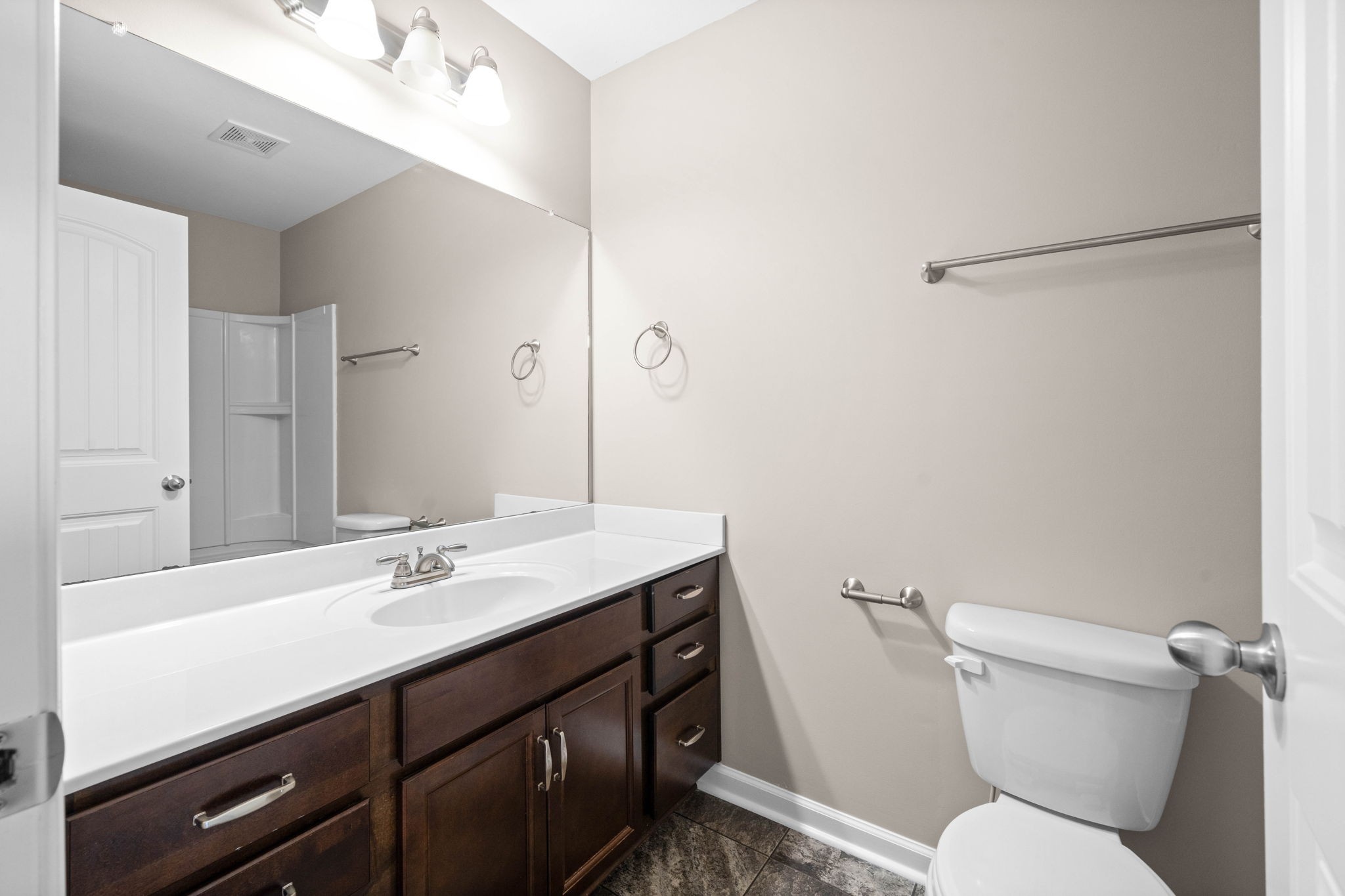 Clarksville, Tennessee 37040, United States, 2 Bedrooms Bedrooms, ,3 BathroomsBathrooms,Residential,Active,109086