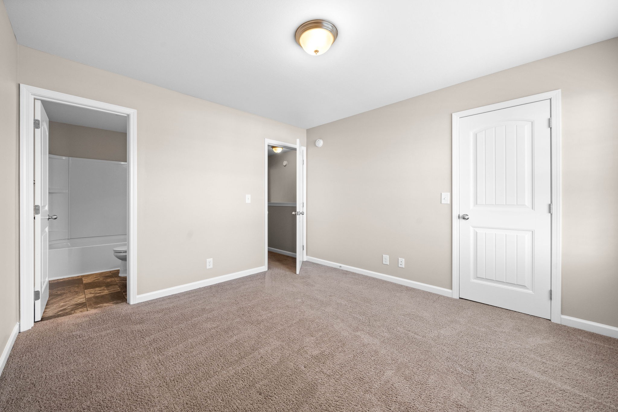 Clarksville, Tennessee 37040, United States, 2 Bedrooms Bedrooms, ,3 BathroomsBathrooms,Residential,Active,109086