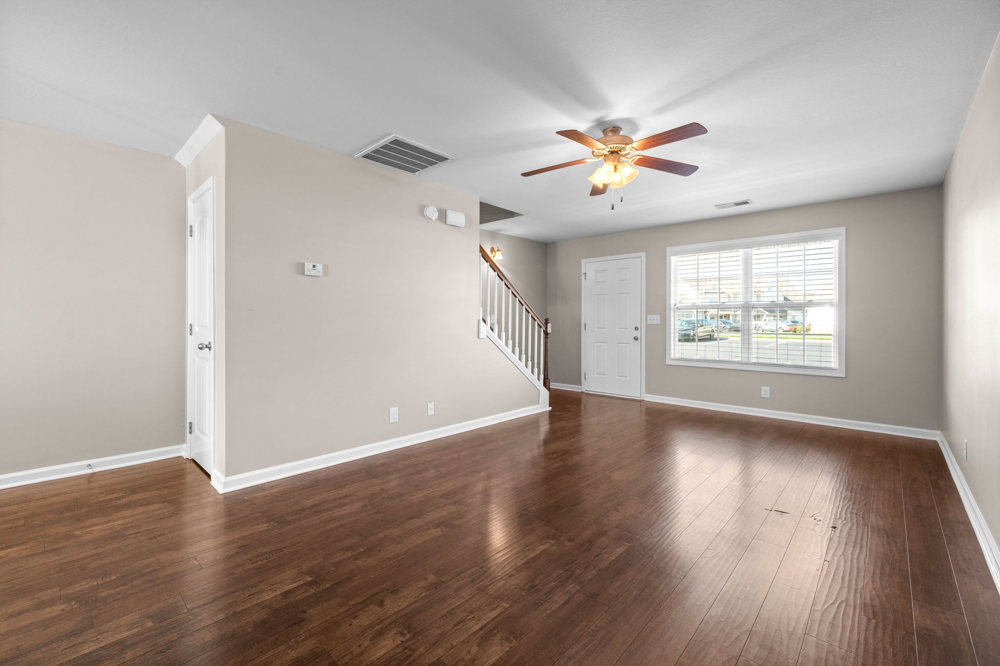 Clarksville, Tennessee 37040, United States, 2 Bedrooms Bedrooms, ,3 BathroomsBathrooms,Residential,Active,109086