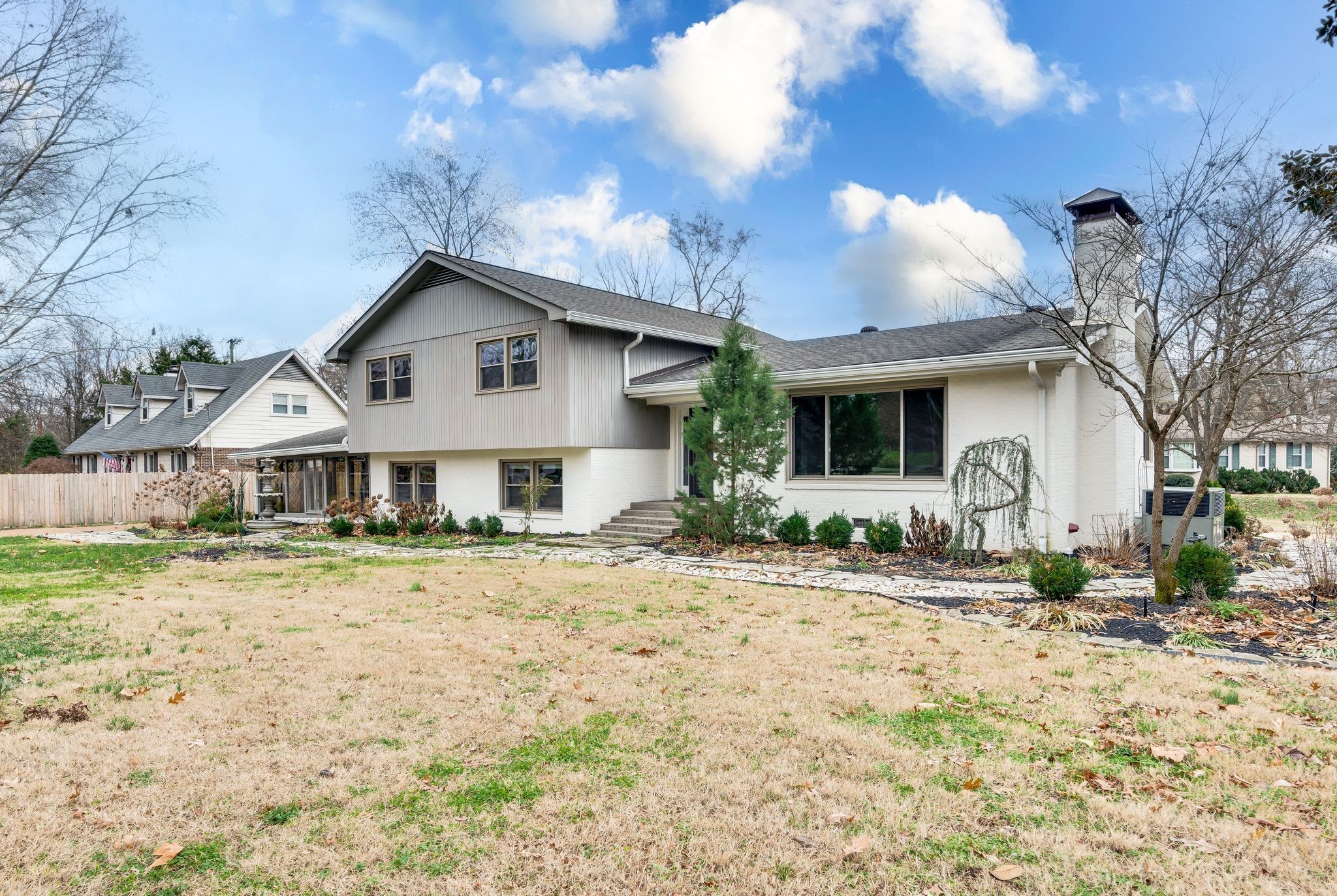 6207 Harding Pike