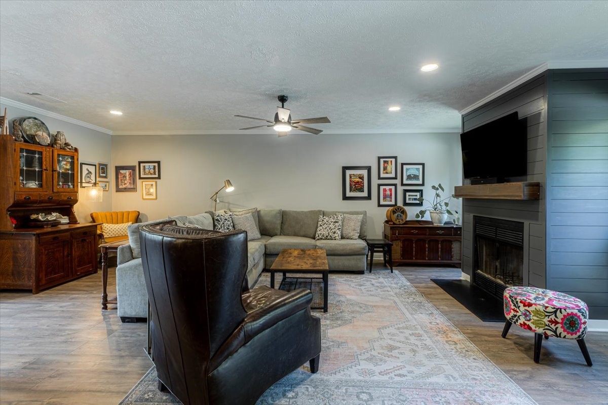 237 Highland Villa Cir