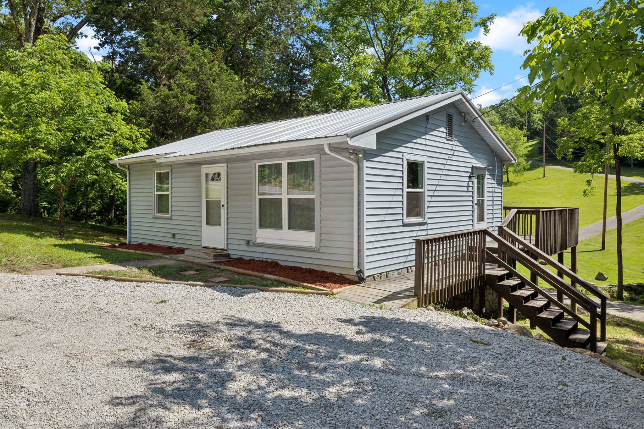 8324 River Road Pike