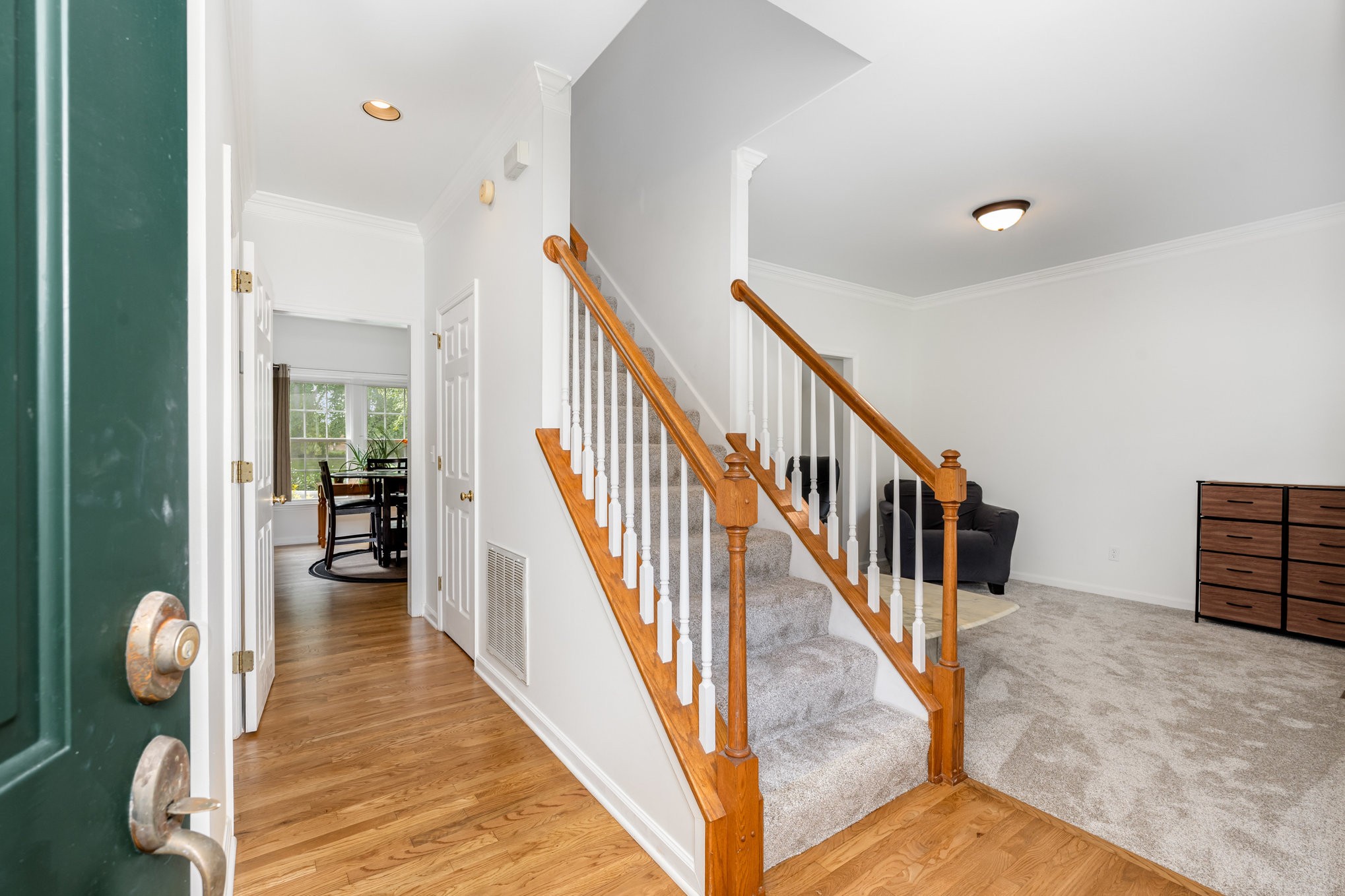 121 Greystone Dr