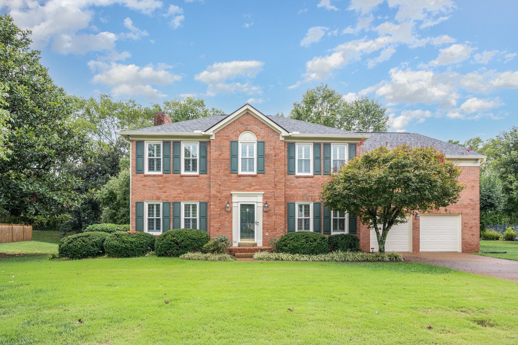 121 Greystone Dr