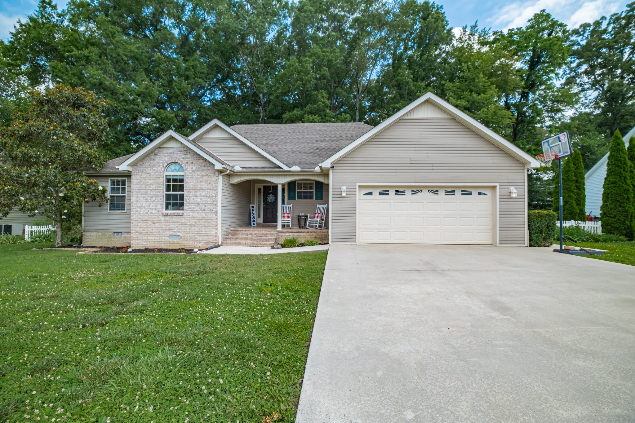 120 Woodridge Dr
