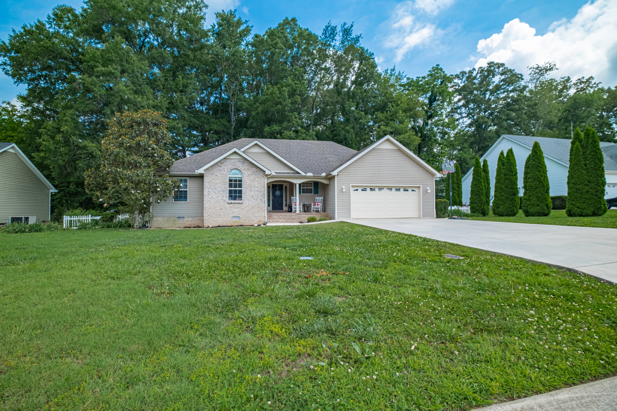120 Woodridge Dr