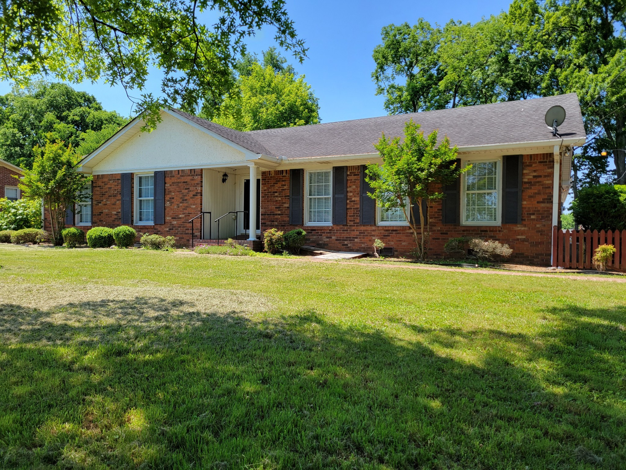 140 Sherry Cir