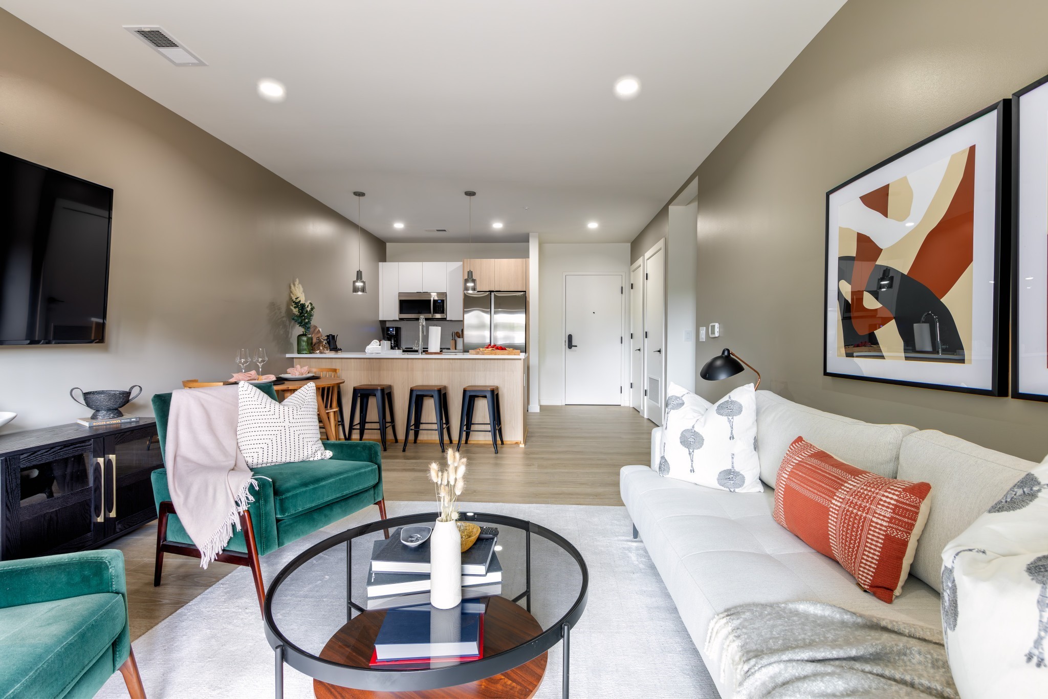 635 7th Ave S 218
