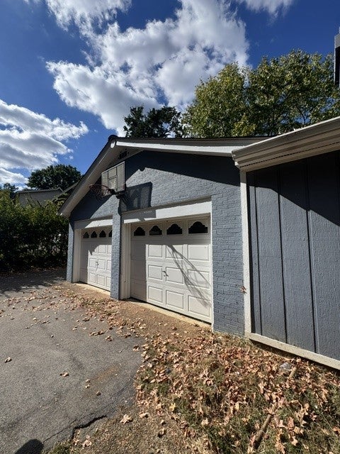 4059 Lake Pkwy