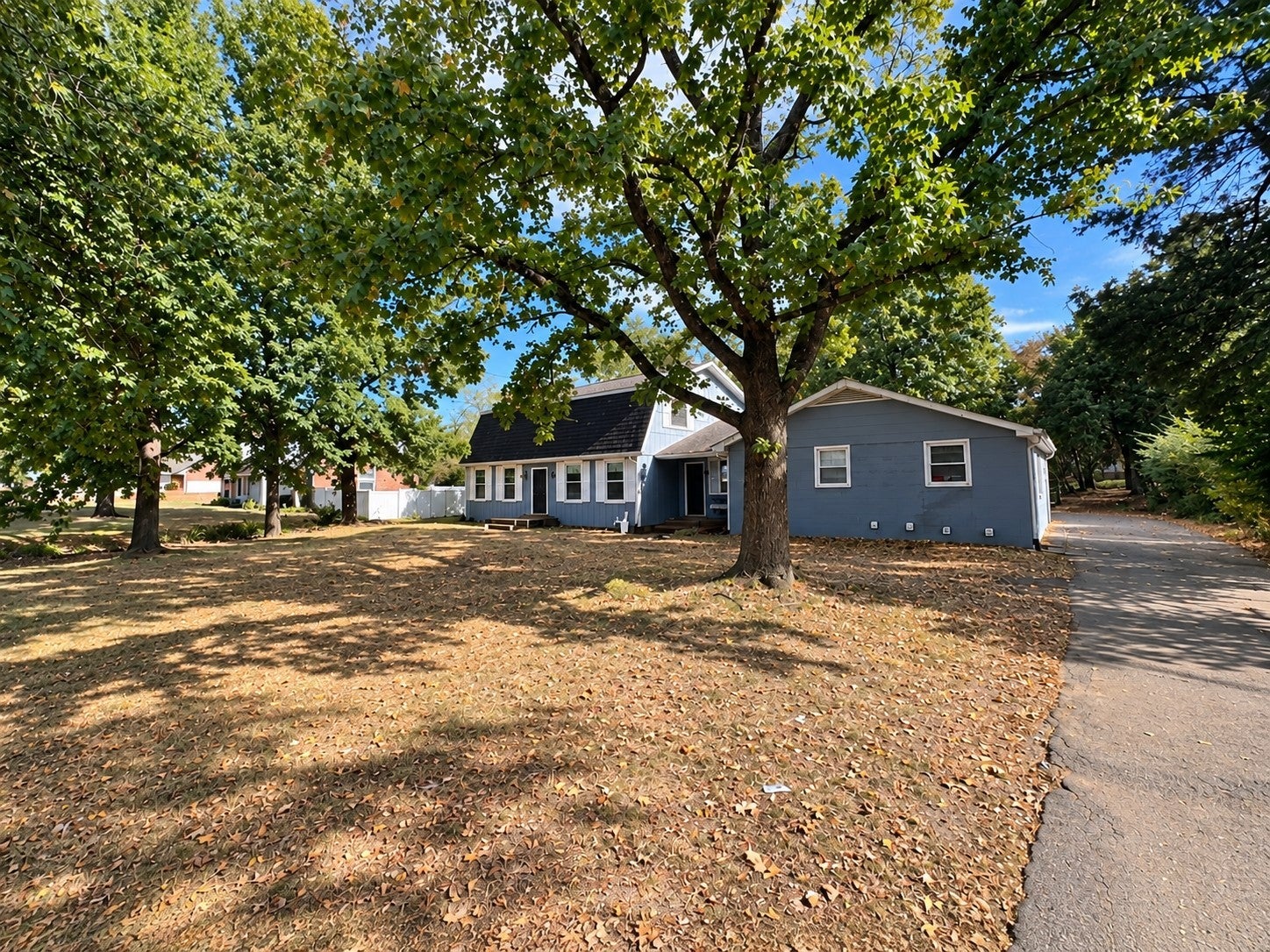 4059 Lake Pkwy