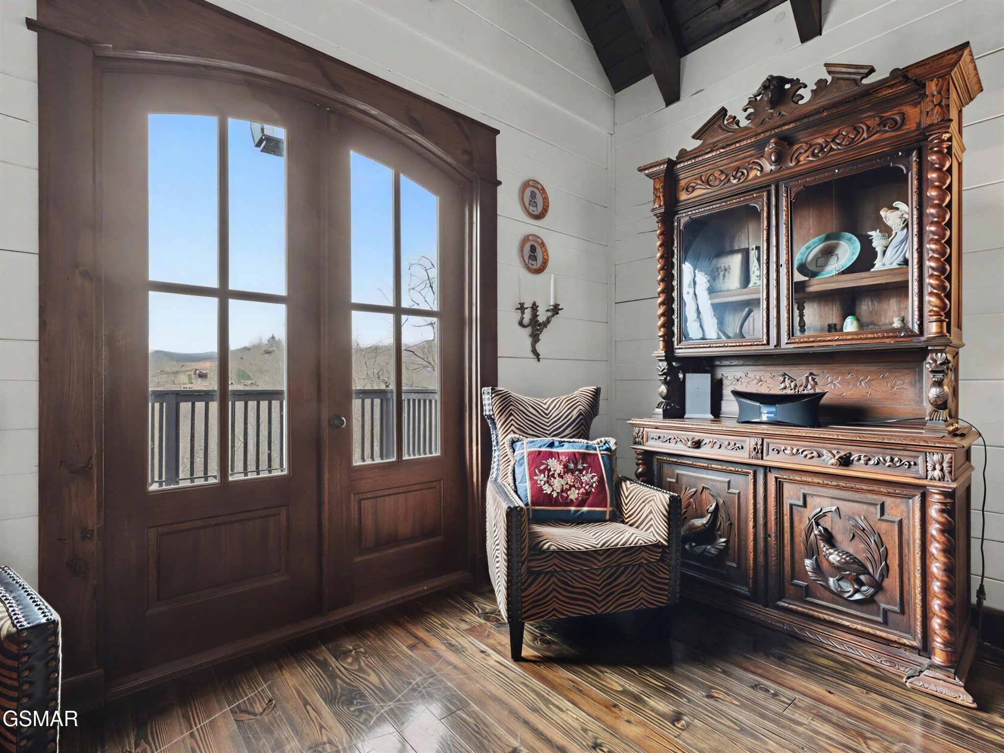 225 Chimney Tops Way