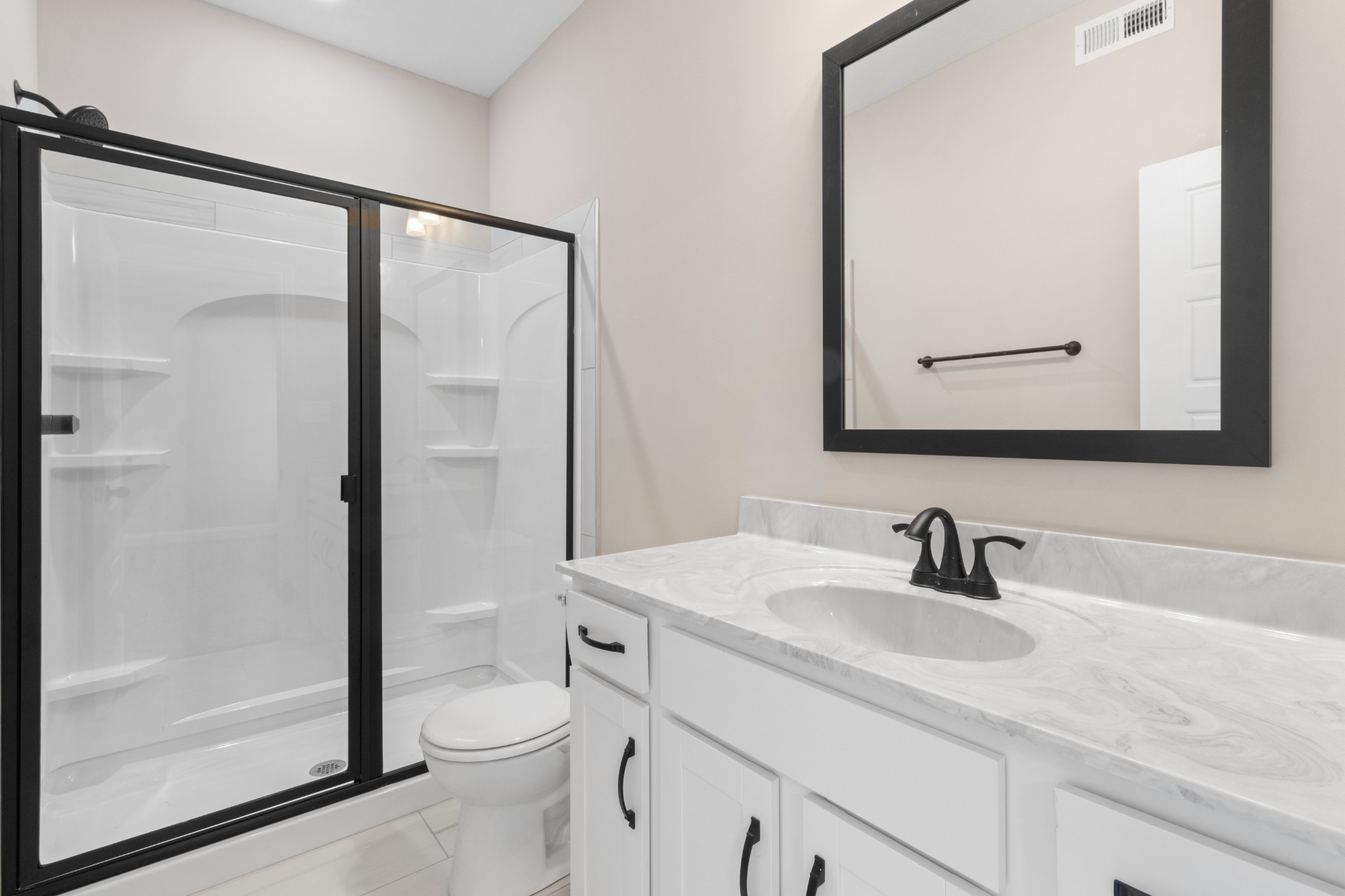 Clarksville, Tennessee 37040, United States, 3 Bedrooms Bedrooms, ,3 BathroomsBathrooms,Residential,Pending,126951