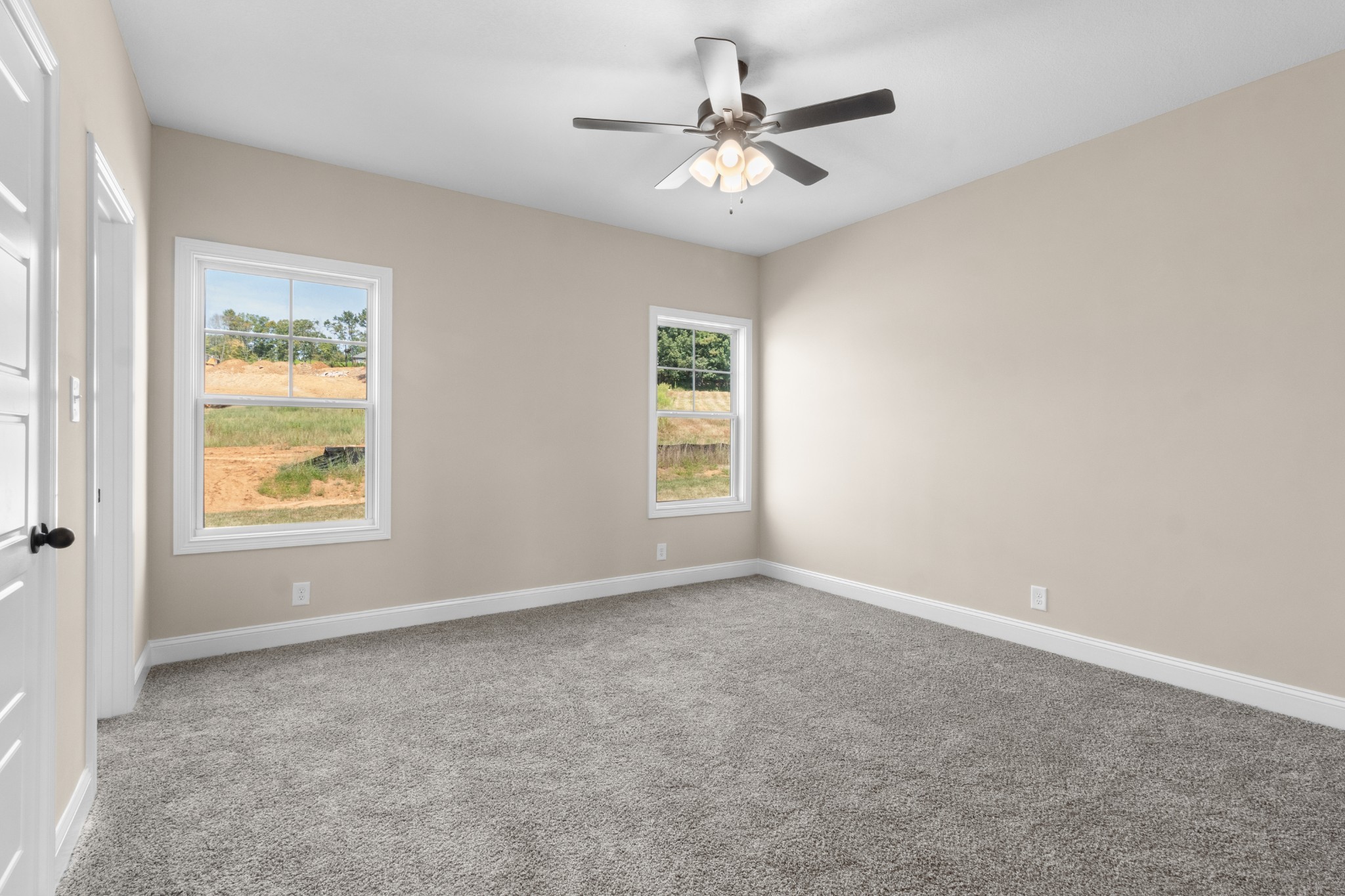 Clarksville, Tennessee 37040, United States, 3 Bedrooms Bedrooms, ,3 BathroomsBathrooms,Residential,Pending,126951