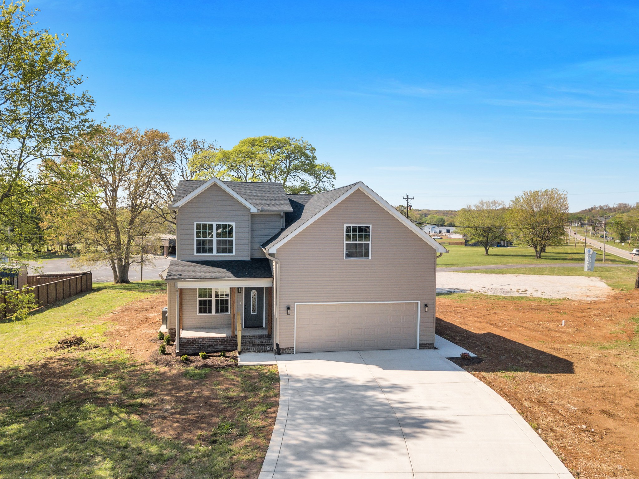 98 Country Club Blvd