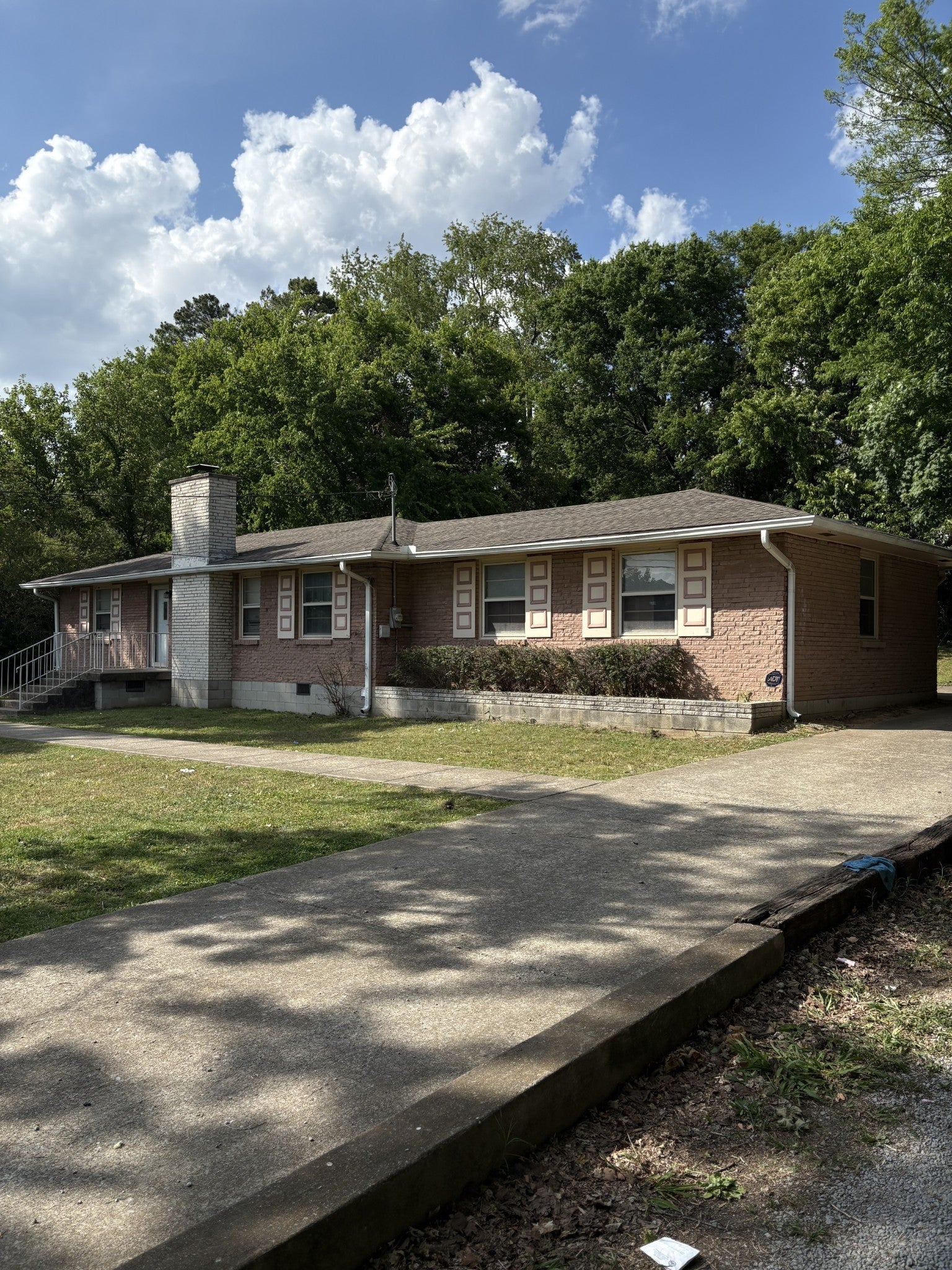 3-bed home at 2878 Elm Hill Pike Nashville, Hermitage, sold July 1, 2026