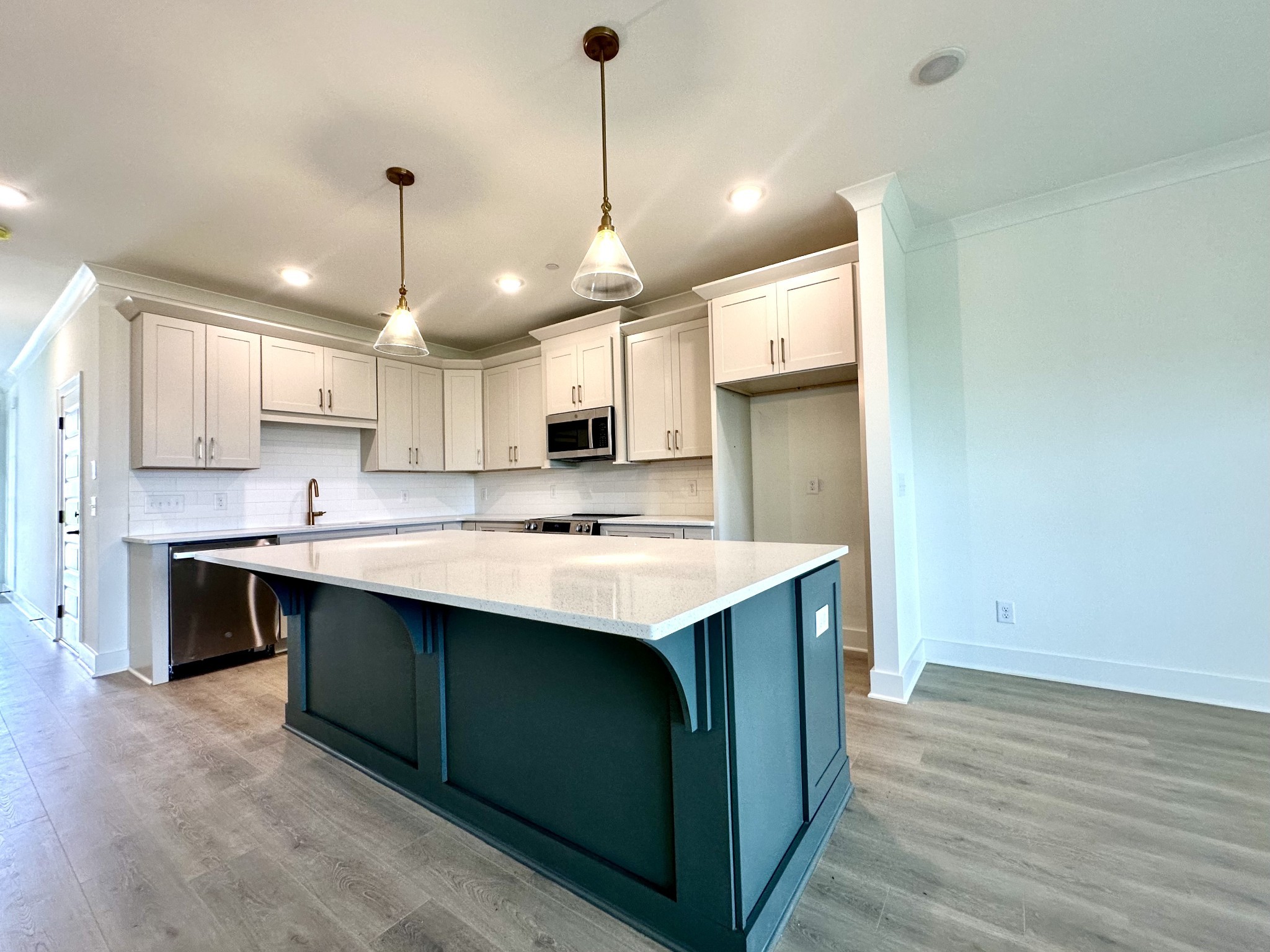 3536 Burgate Trai