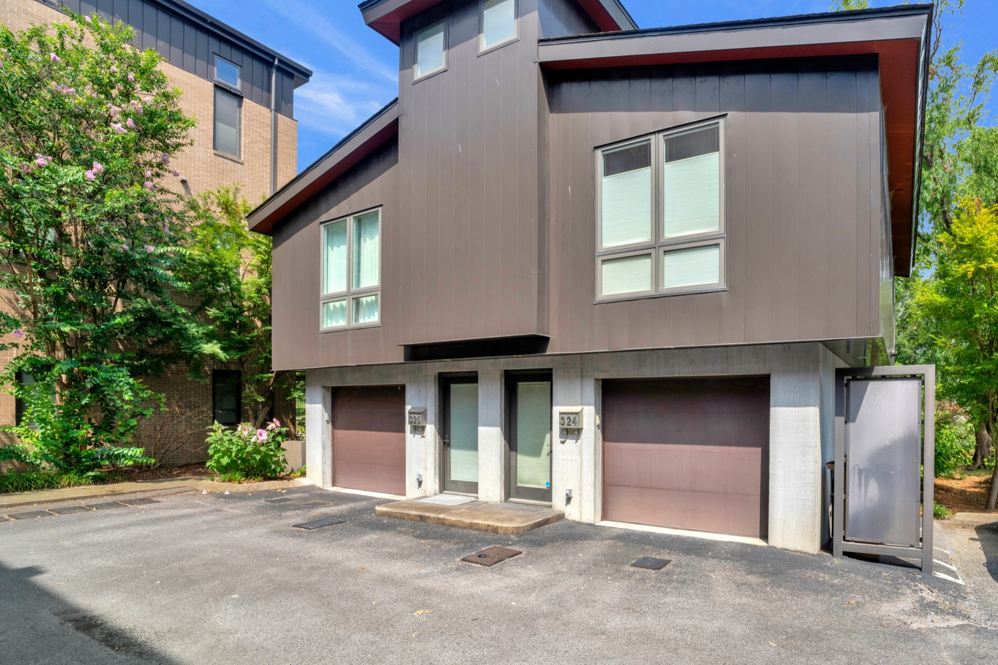 324 Van Buren St