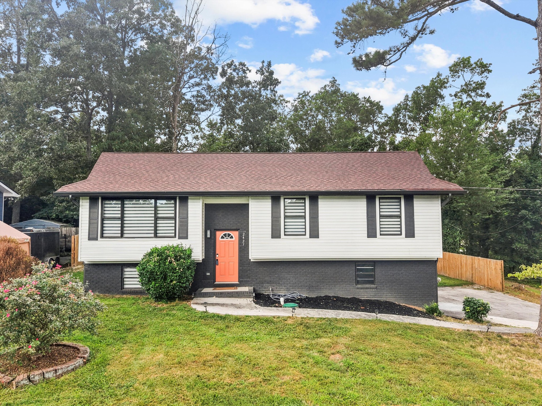 2427 Maplewood Drive