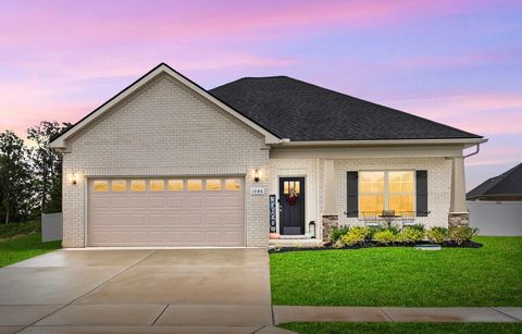 1086 Amber Hills Dr Ashland City TN 37015