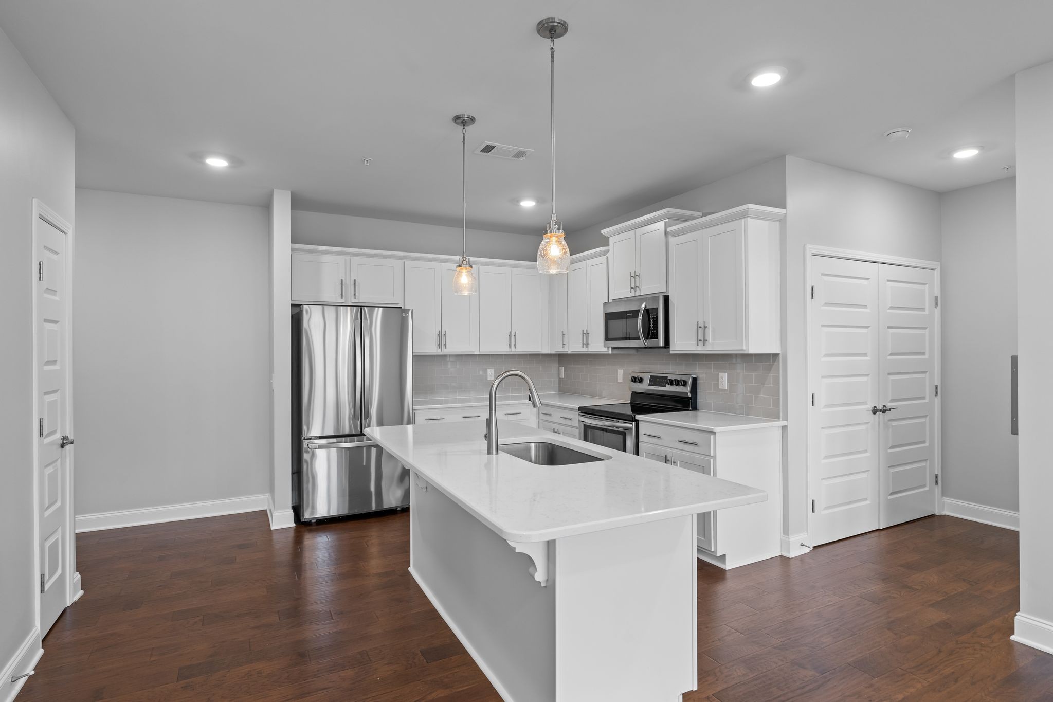 1801 Shadow Green Dr 204