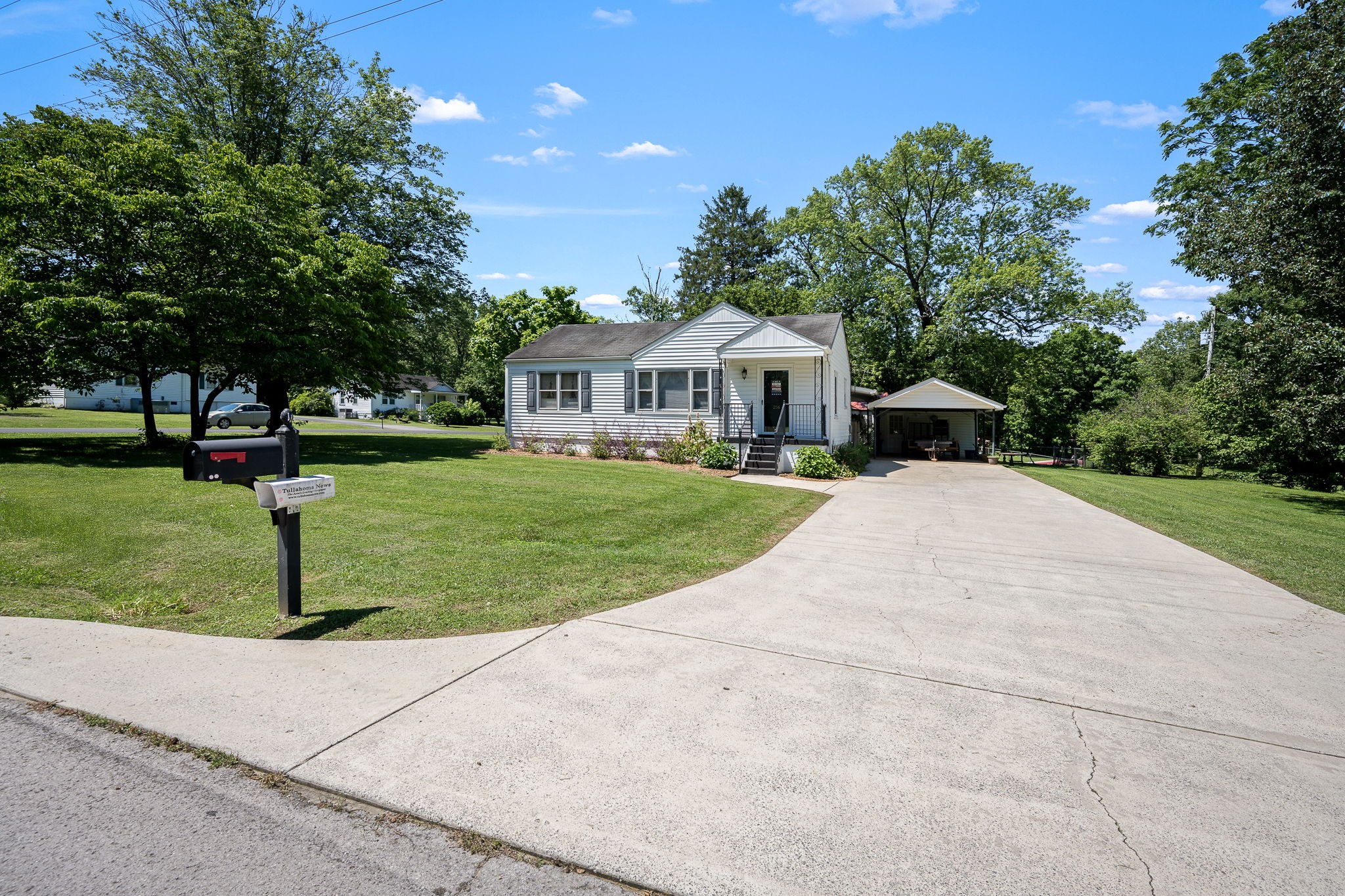 216 ANDERSON DRIVE