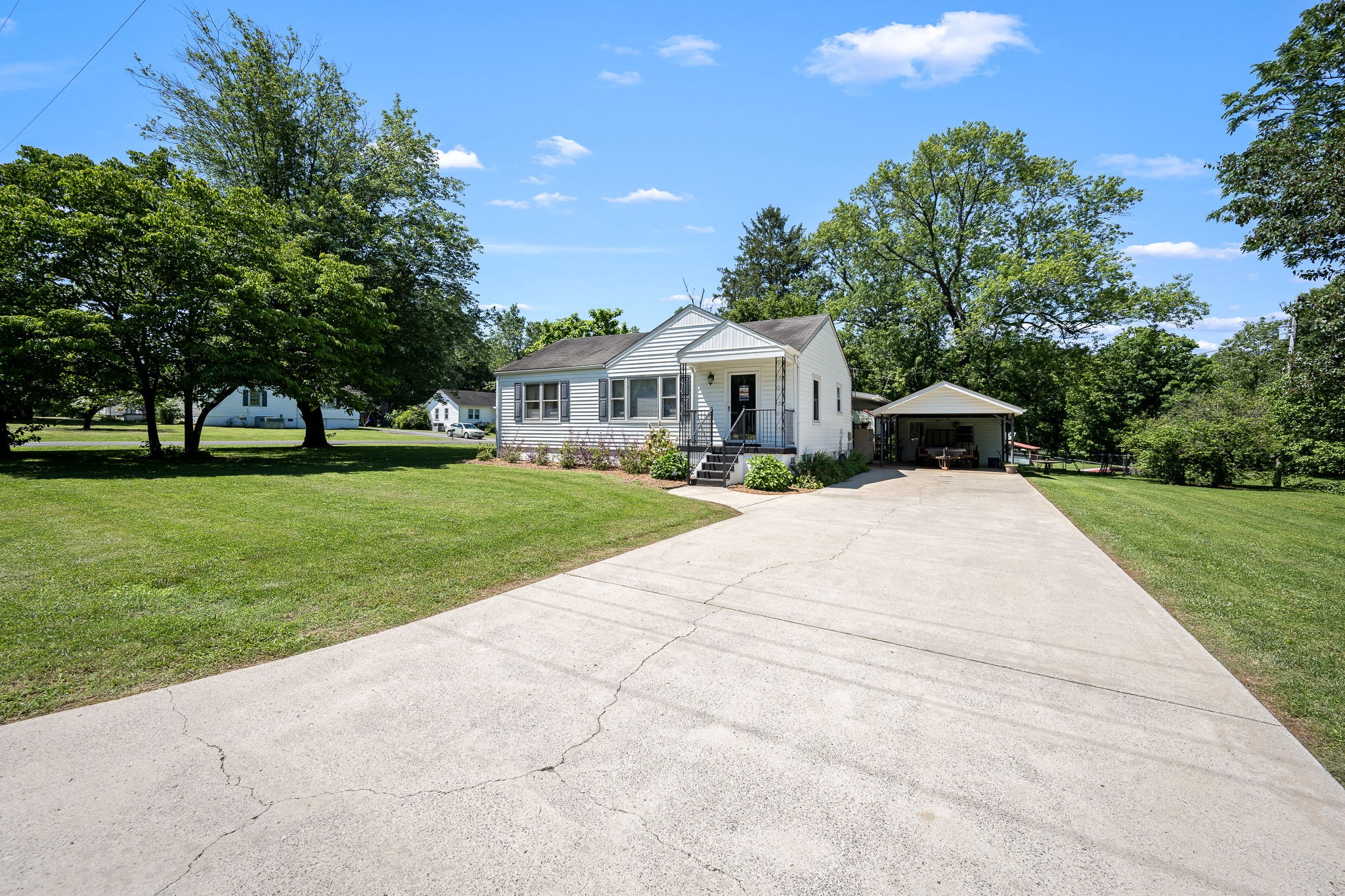 216 ANDERSON DRIVE
