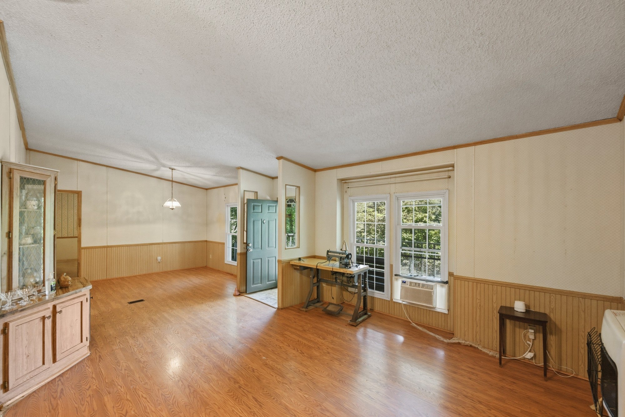 14318 Highway 438 W