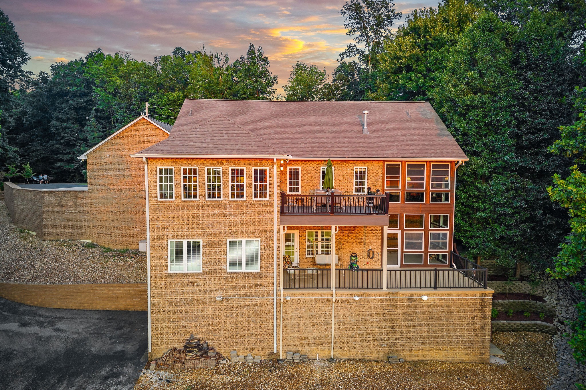120 Sunset Pt