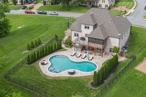 8027 Puddleduck Ln Spring Hill TN 37174