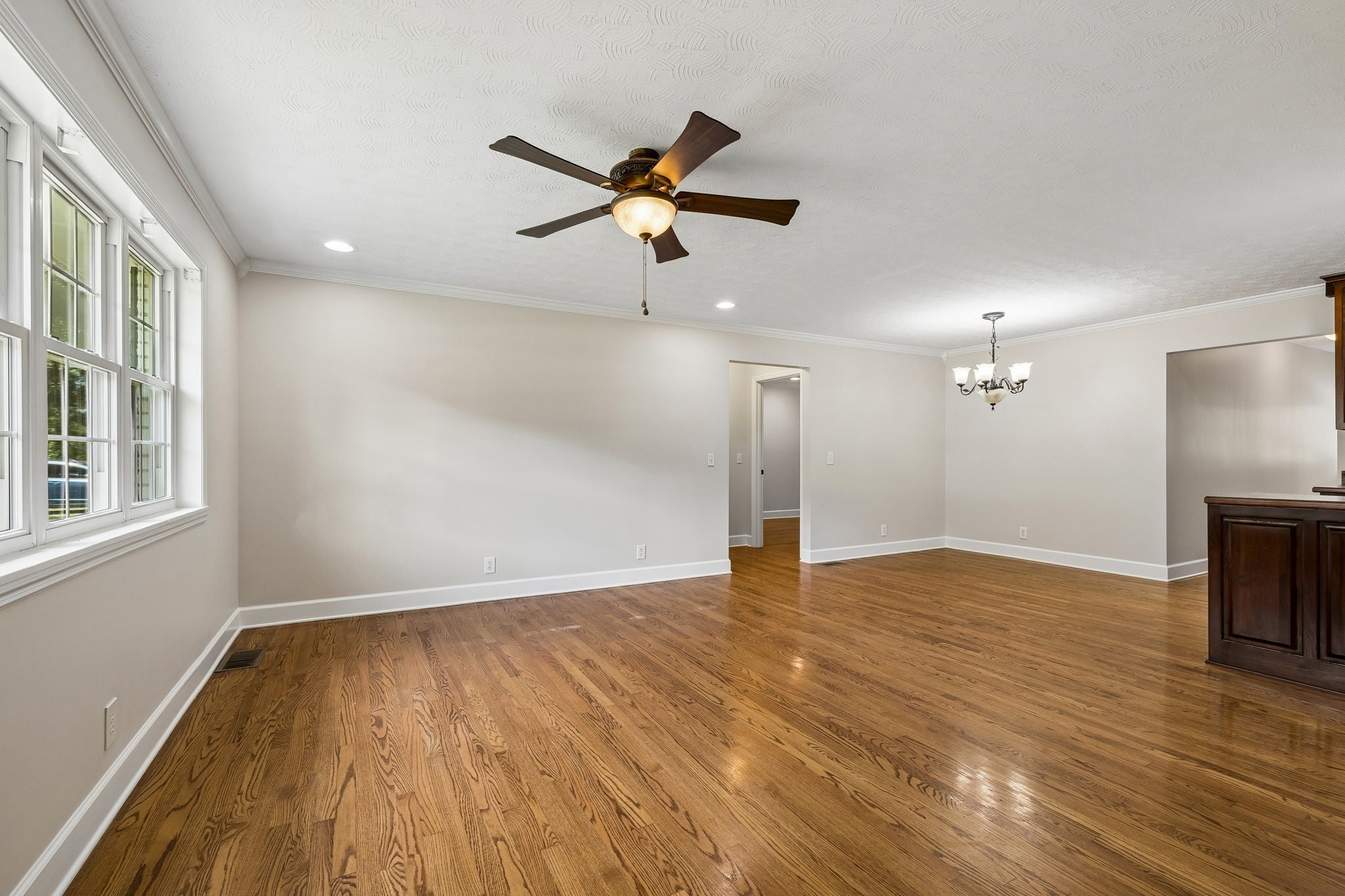516 Crestwood Dr