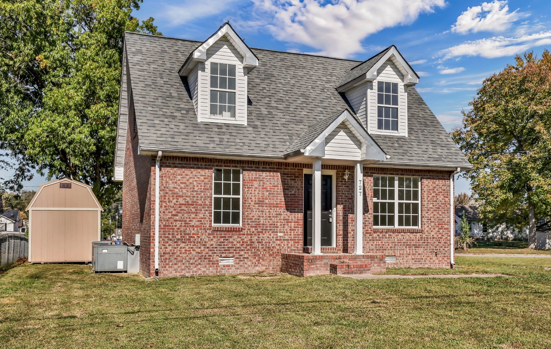 727 Inver Ln