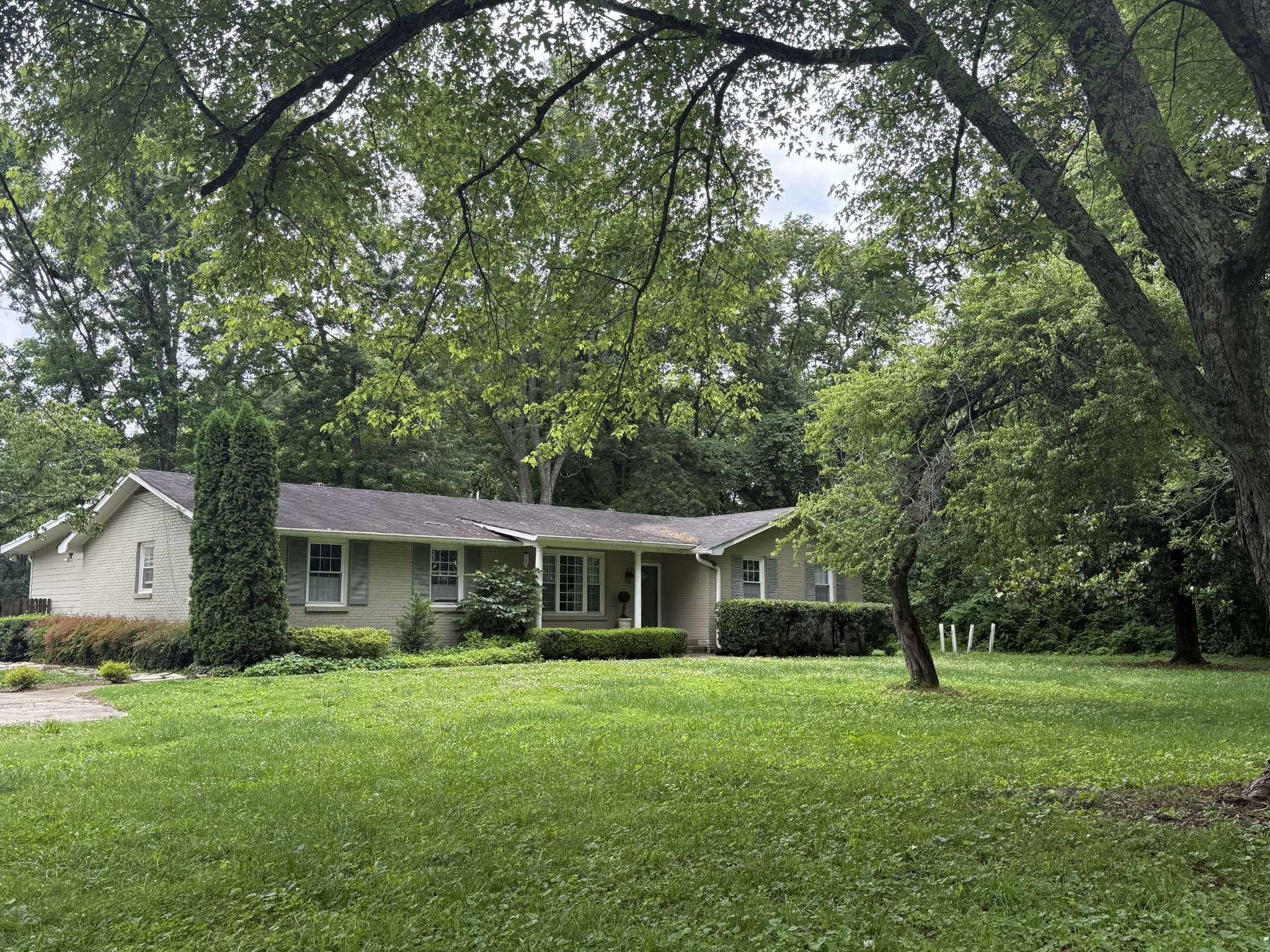 2611 Thompson Station Rd E