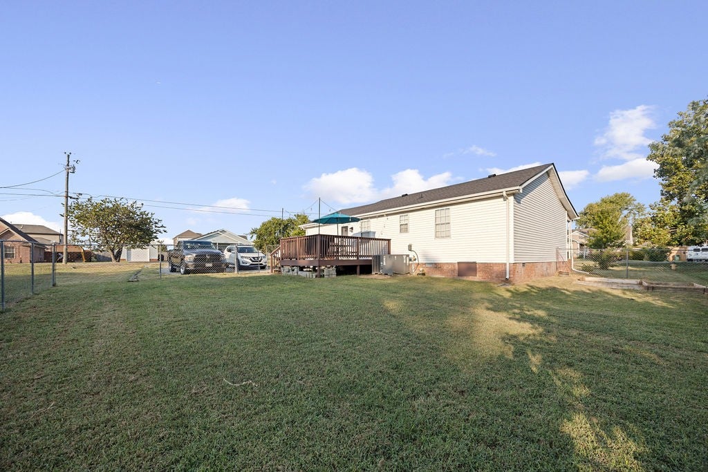 1320 Raden Dr