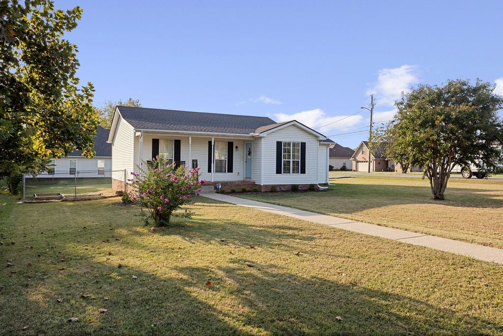 1320 Raden Dr