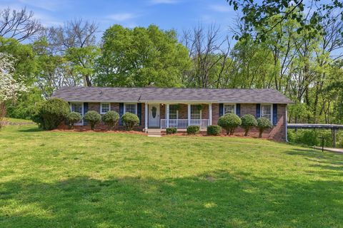 164 Chippendale Dr Hendersonville TN 37075