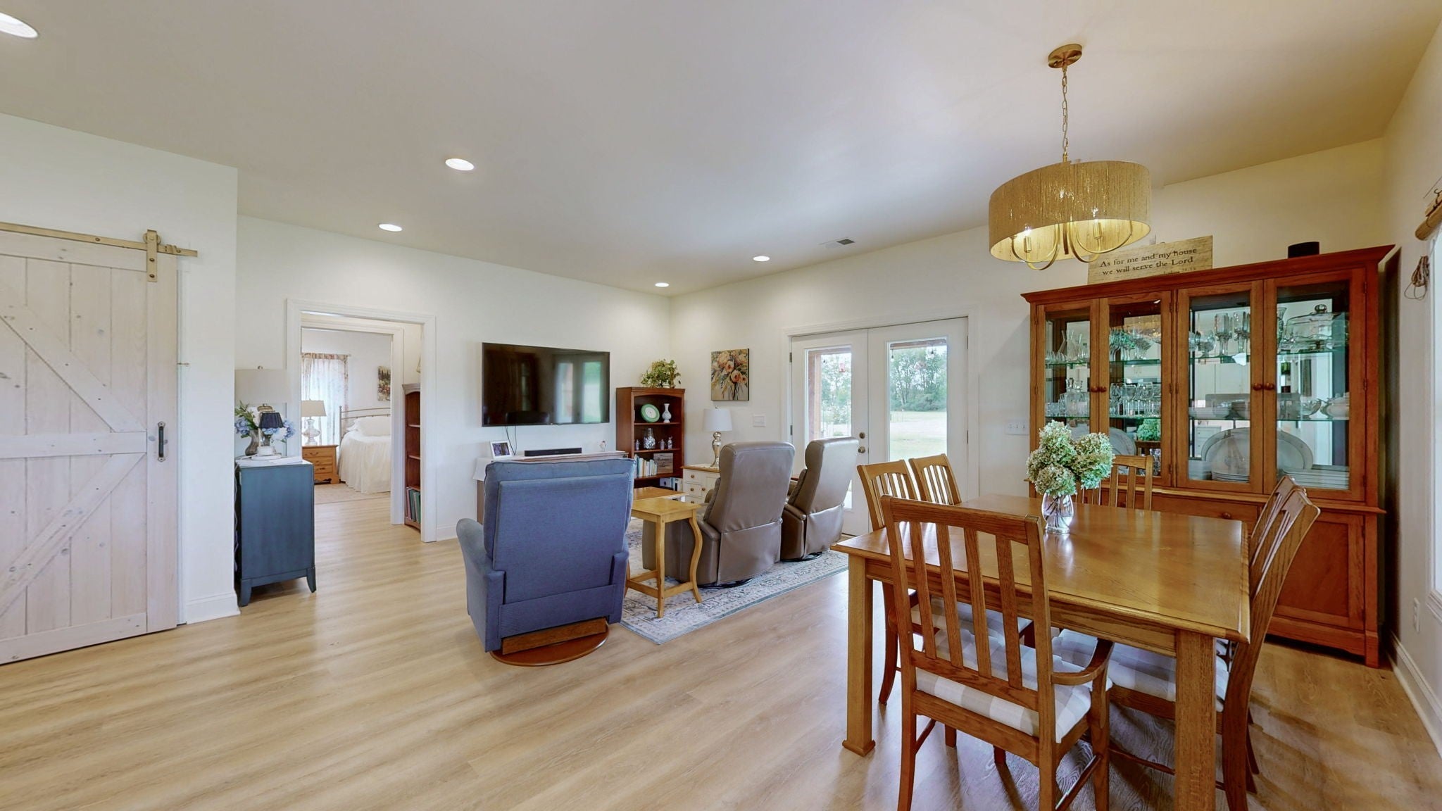 2569 Taylor Ln