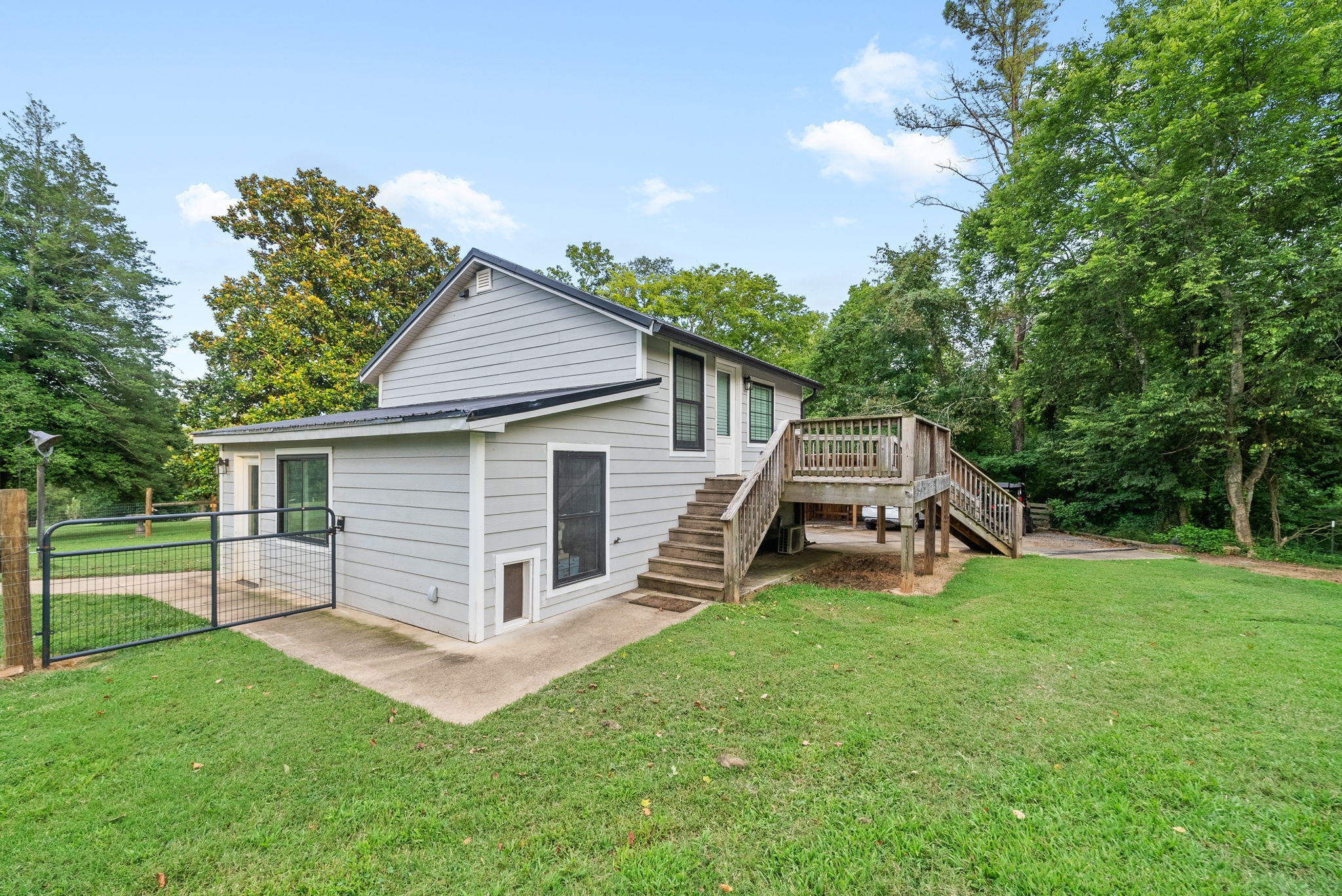 Adams, Tennessee 37010, United States, 4 Bedrooms Bedrooms, ,3 BathroomsBathrooms,Residential,Active,184405