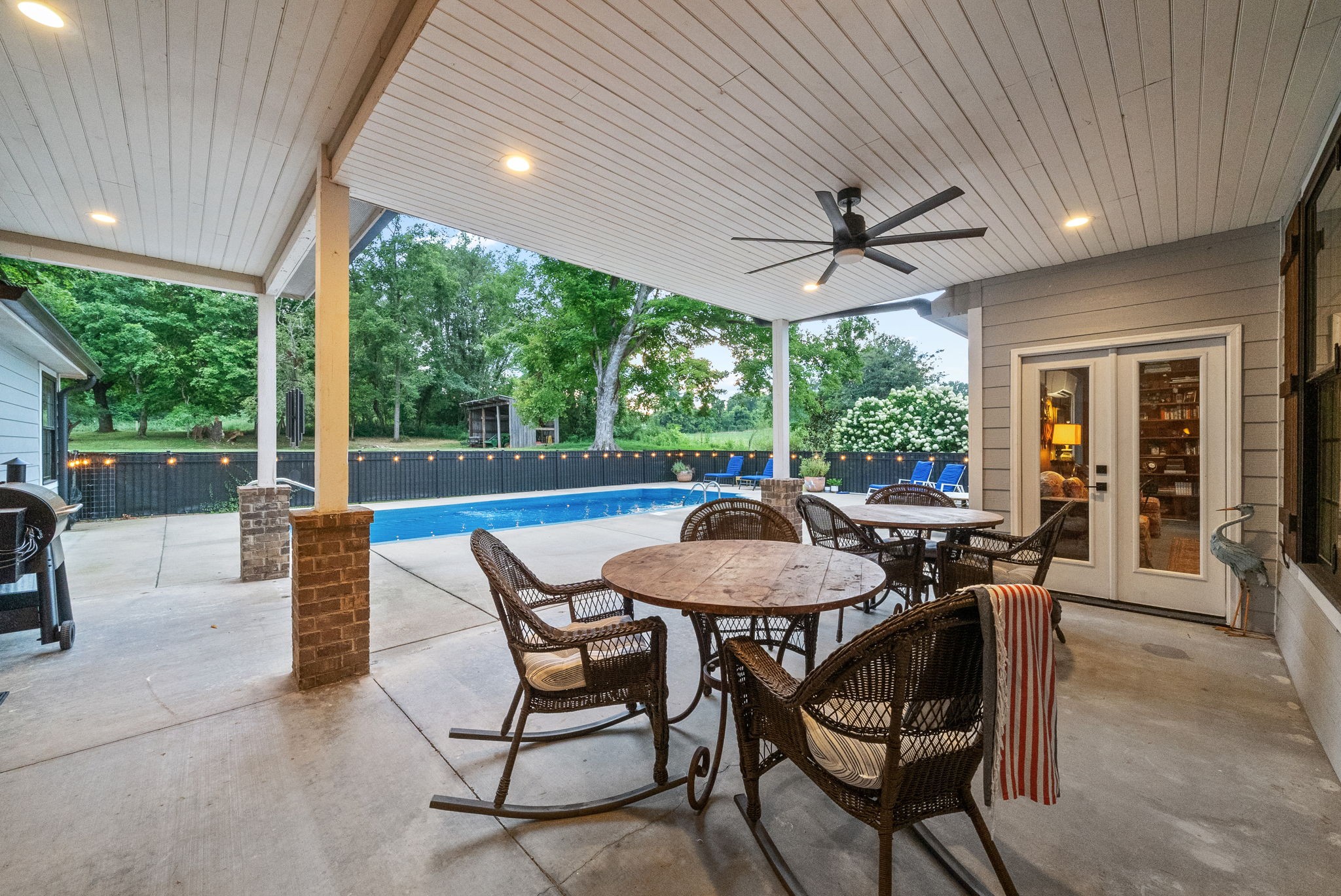 Adams, Tennessee 37010, United States, 4 Bedrooms Bedrooms, ,3 BathroomsBathrooms,Residential,Active,184405