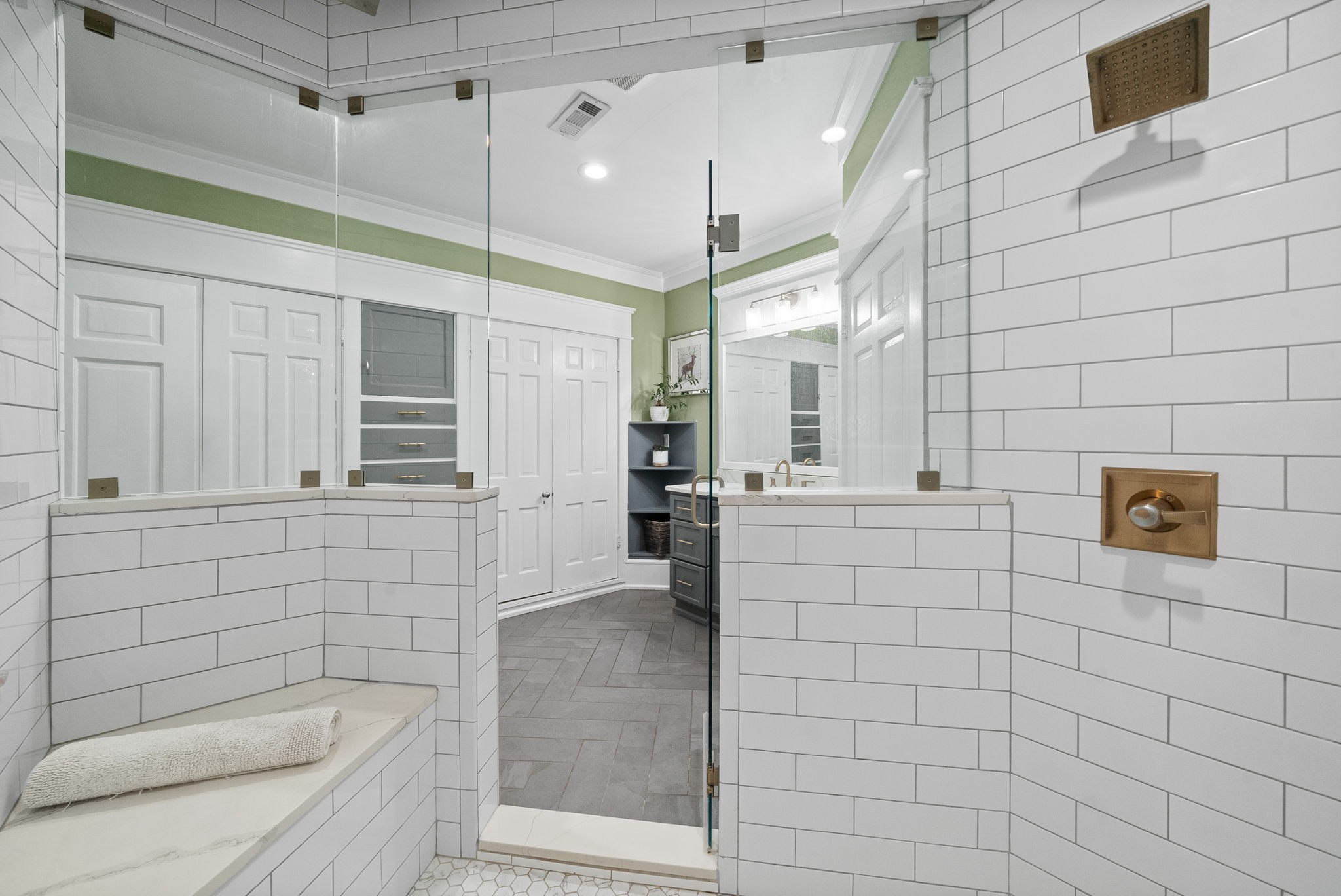 Adams, Tennessee 37010, United States, 4 Bedrooms Bedrooms, ,3 BathroomsBathrooms,Residential,Active,184405