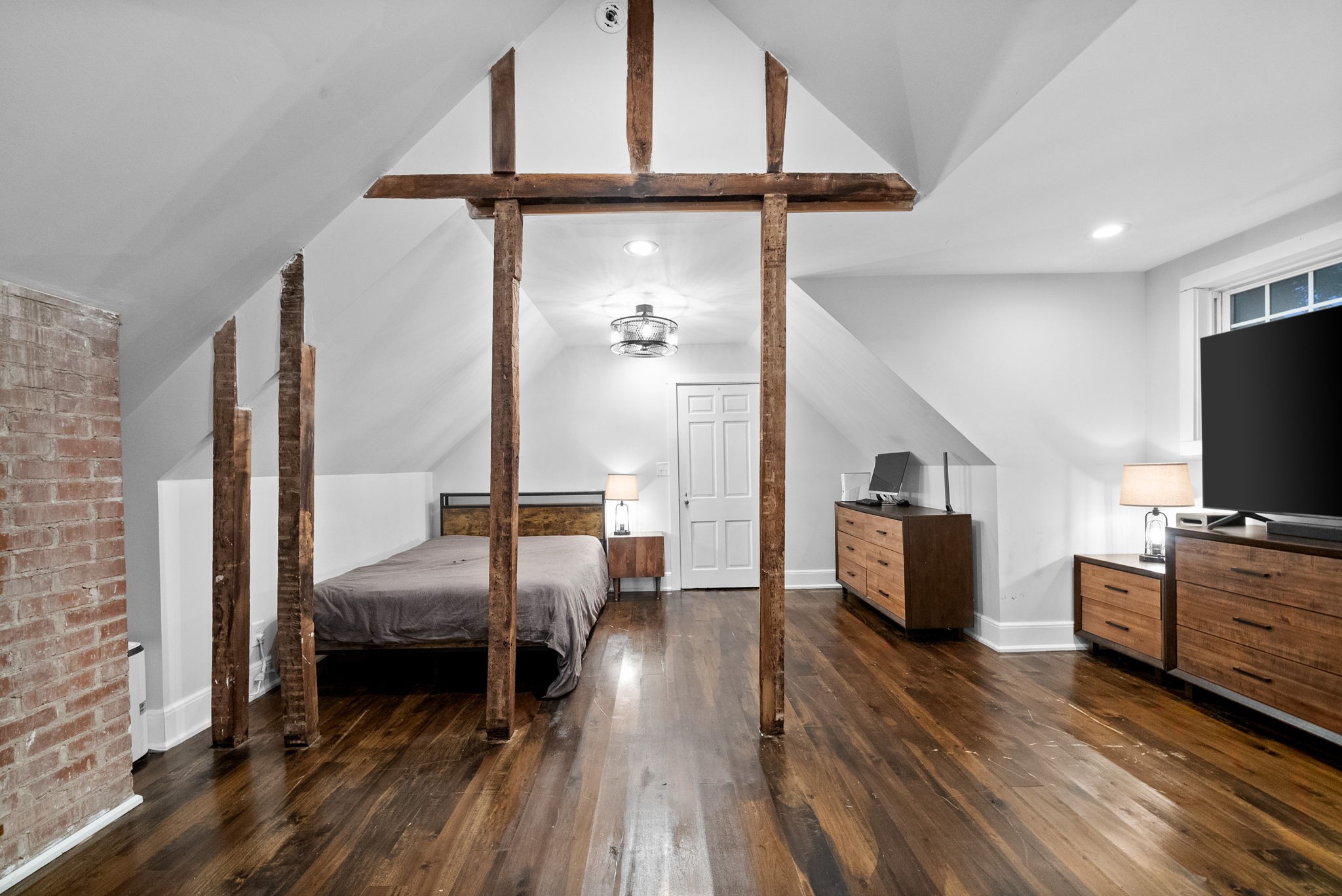 Adams, Tennessee 37010, United States, 4 Bedrooms Bedrooms, ,3 BathroomsBathrooms,Residential,Active,184405