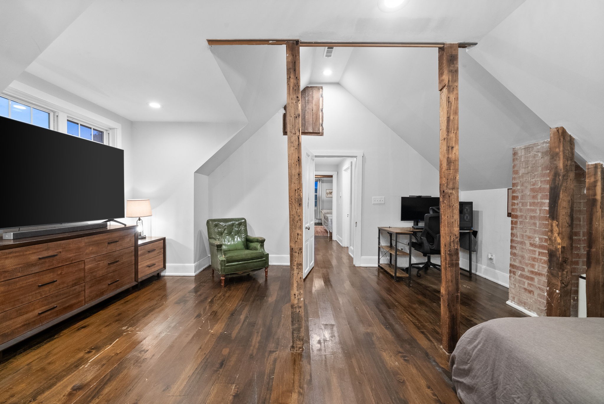 Adams, Tennessee 37010, United States, 4 Bedrooms Bedrooms, ,3 BathroomsBathrooms,Residential,Active,184405